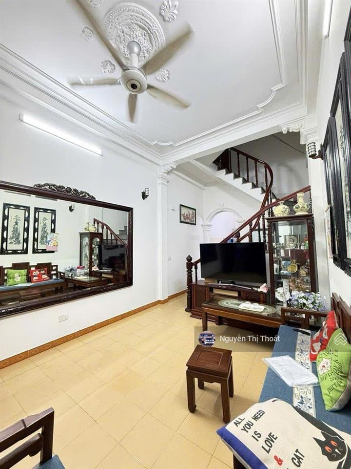 Bán nhà trần bình 40m 5 tầng giá nhỉnh 10 tỷ ngõ thông nhà ở rất lộc