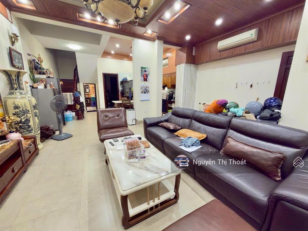 Bán nhà trần cung, cầu giấy 140 m2 x 3 t, mt 6.5 m, 45 tỷ, ô tô kinh doanh
