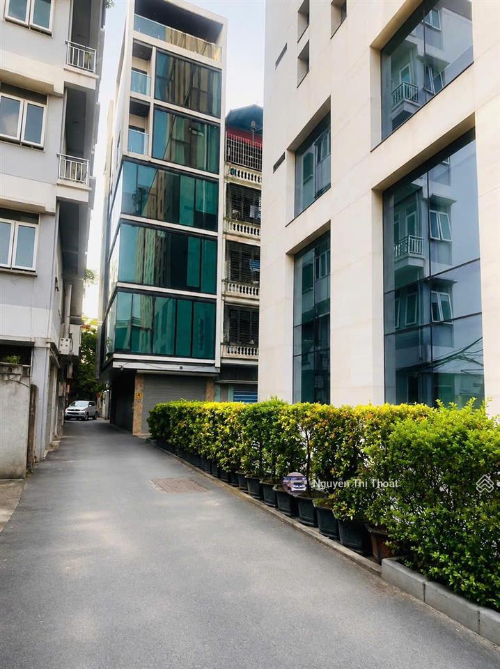 Bán nhà hoàng quốc việt 120m2 mt 9m, giá nhỉnh 40 tỷ 2 mặt ngõ ô tô tránh 20m ra phố xây tòa vp