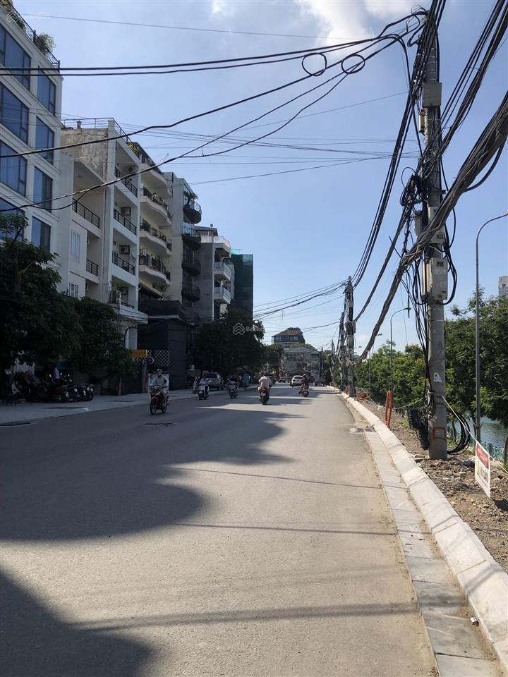 Bán nhà mp xuân diệu  tây hồ, dt 90m2 x 5t x mt 5.5m x giá 60 tỷ. view hồ, doanh thu 60tr/1 th