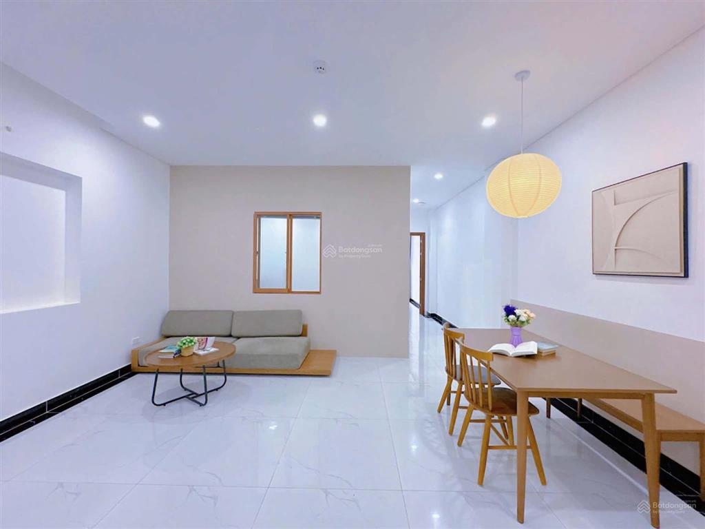 Căn hộ 2 phòng ngủ full nội thất, ban công rộng ngay trần quốc thảo