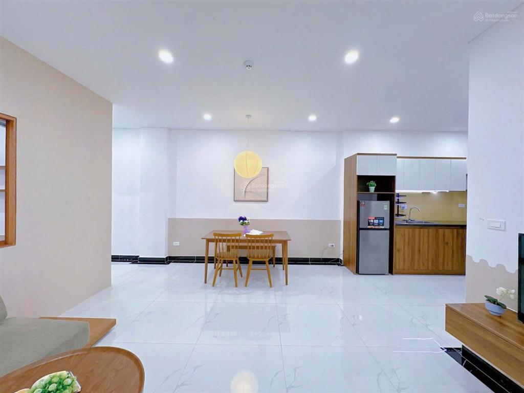 Căn hộ 2 phòng ngủ full nội thất, ban công rộng ngay trần quốc thảo