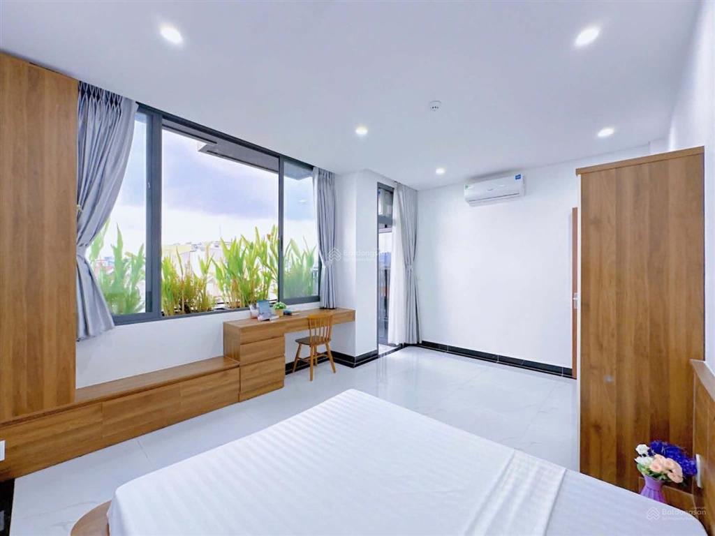 Căn hộ 2 phòng ngủ full nội thất, ban công rộng ngay trần quốc thảo