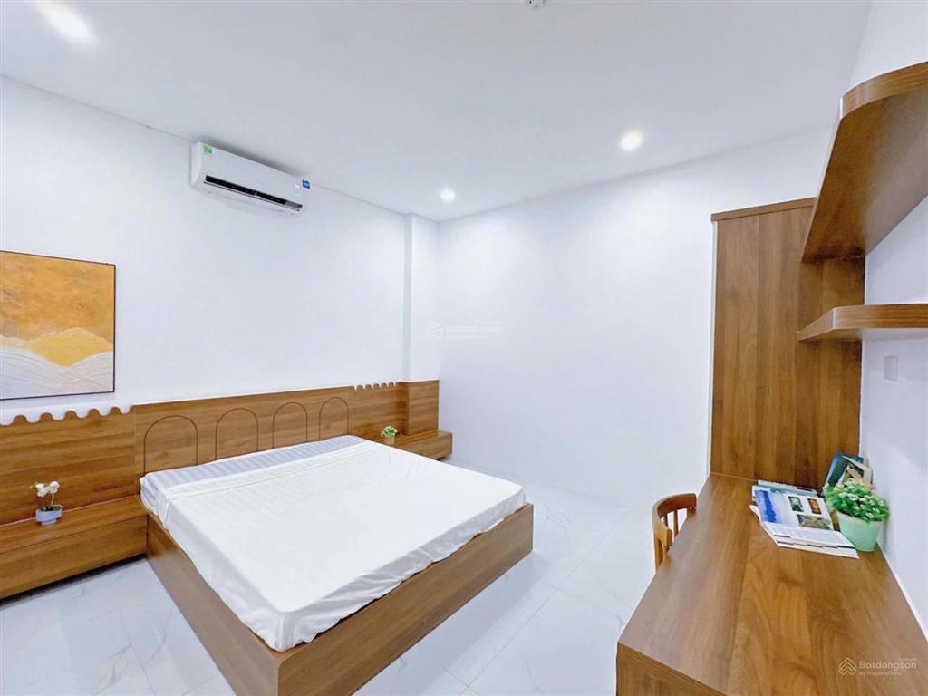 Căn hộ 2 phòng ngủ full nội thất, ban công rộng ngay trần quốc thảo