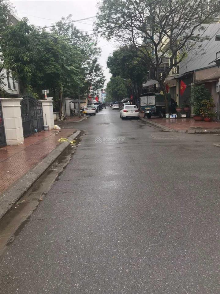 Giảm 2 tỷ, bán gấp nhà phố 5 tầng hoàn thiện siêu đẹp trung tâm quận long biên, kinh doanh đỉnh