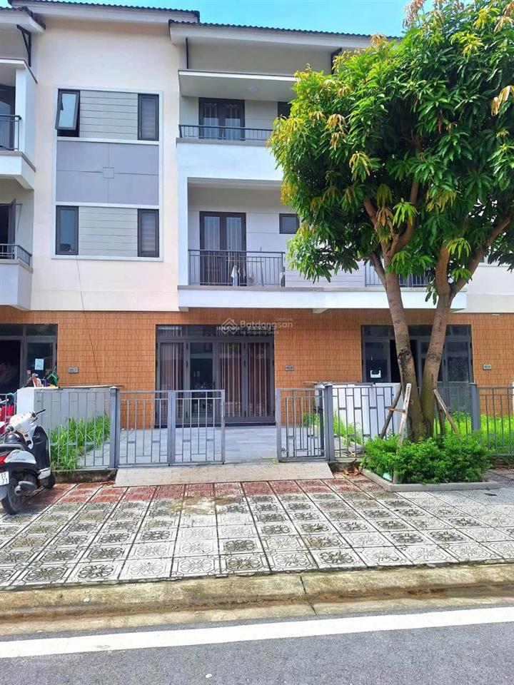 Bán shophouse 120m2 hoàn thiện đẹp đang cho chuyên gia thuê 16tr/ tháng trong khu đô thị chuẩn sing