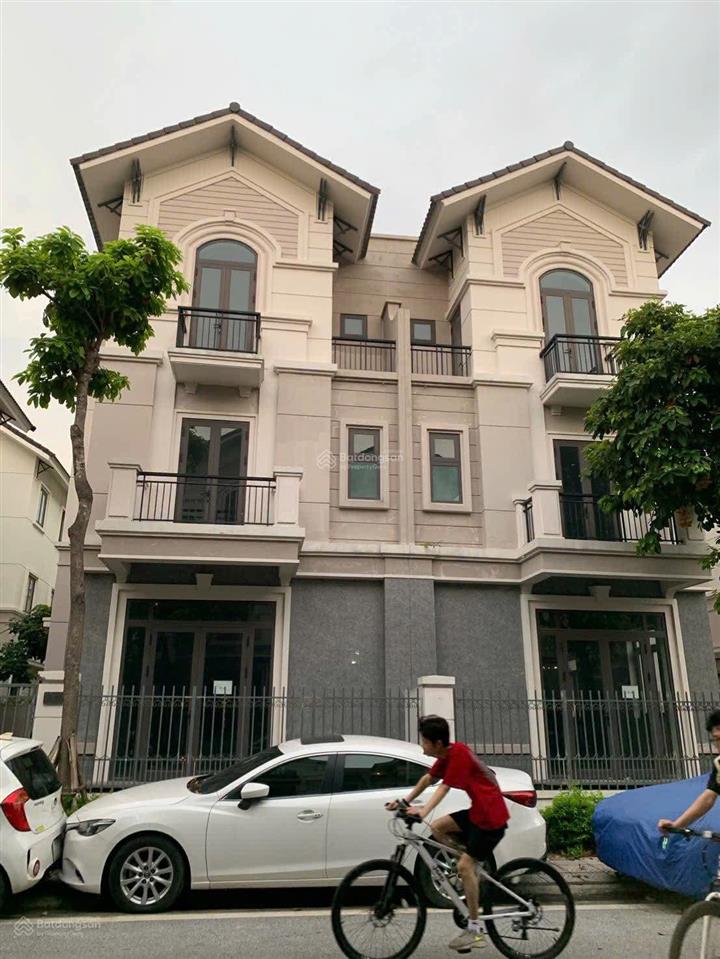 Bán biệt thự song lập 135m2 trong khu đô thị singgapor, đường thông, hạ tầng đồng bộ.