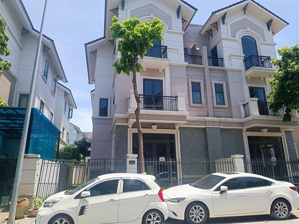 Bán biệt thự song lập 135m2 trong khu đô thị singgapor, đường thông, hạ tầng đồng bộ.