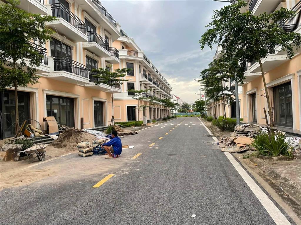 Bán shophouse 4 tầng trong khu đô thị singapore, ở hay cho chuyên gia thuê được giá 20tr/ tháng
