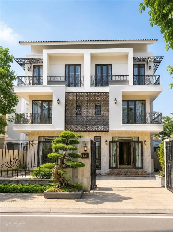 Bán biệt thự song lập 180m2 trong khu đô thị singgapor, đón sóng sân bay gia bình tuyến đường 120m.