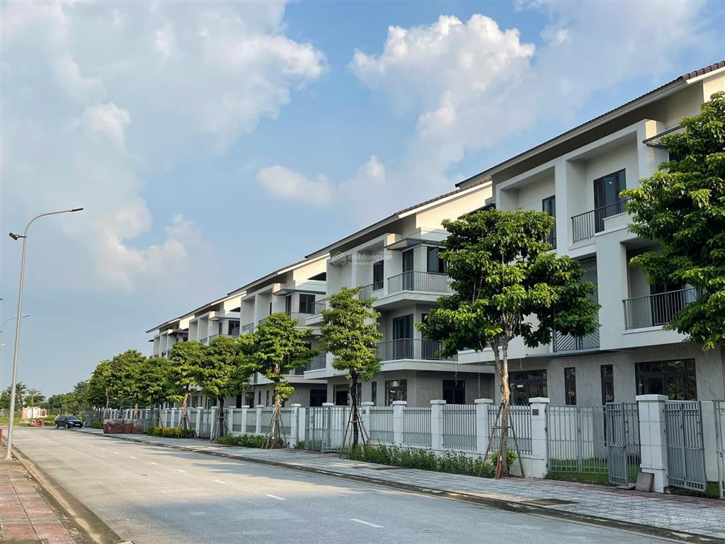 Bán biệt thự song lập 180m2 trong khu đô thị singgapor, ở hay cho chuyên gia nước ngoài thuê ngay.