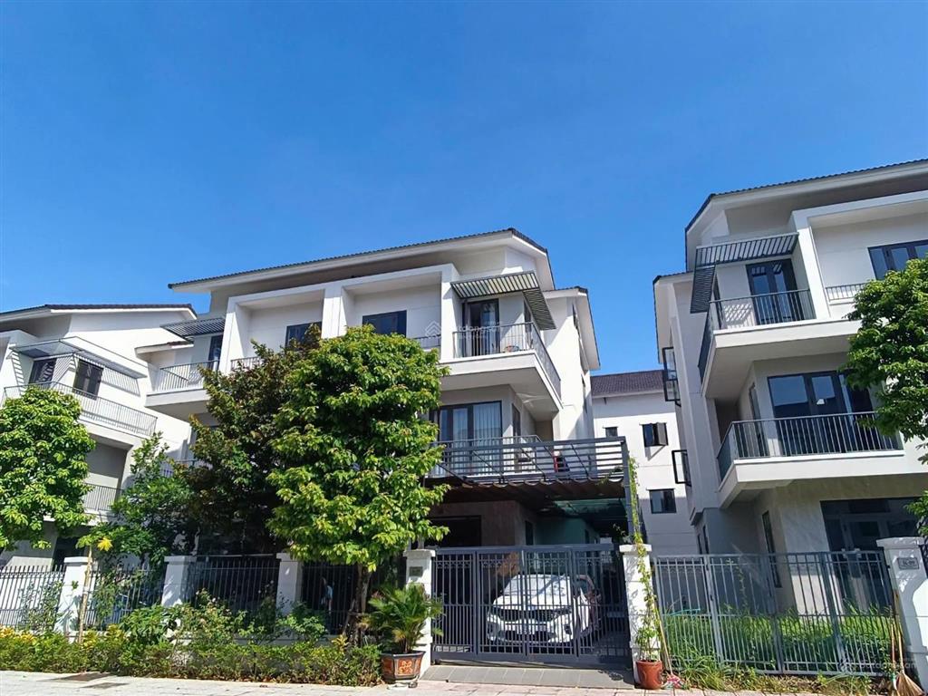 Bán biệt thự song lập 180m2 trong khu đô thị singgapor, ở hay cho chuyên gia nước ngoài thuê ngay.