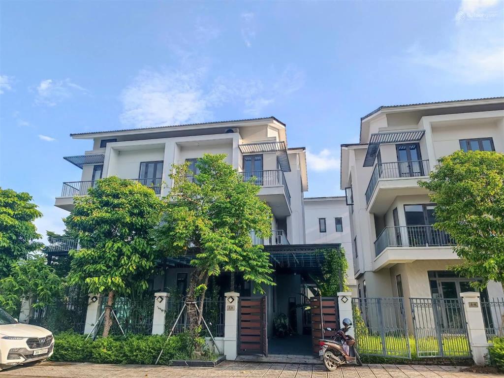 Bán biệt thự song lập 180m2 trong khu đô thị singgapor, ở hay cho chuyên gia nước ngoài thuê ngay.