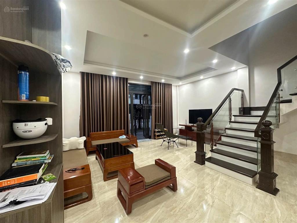 Bán shophouse 3 tầng trong khu đô thị singgapor, đang cho chuyên gia thuê dòng tiền ổn định.