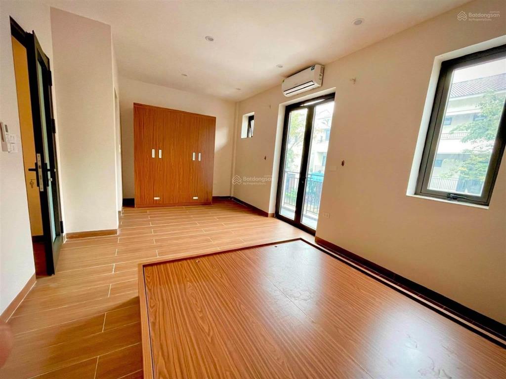 Bán shophouse 3 tầng trong khu đô thị singgapor, đang cho chuyên gia thuê dòng tiền ổn định.