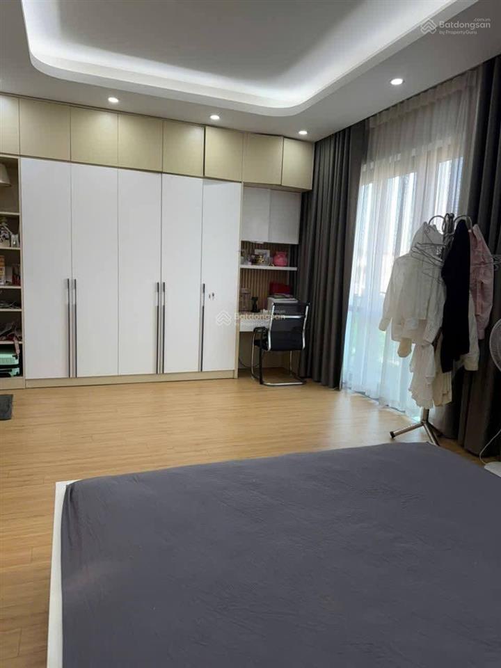 Bán shophouse 120m2 trong khu đô thị singgapor, hoàn thiện đẹp, ở hay cho chuyên gia thuê ngay.