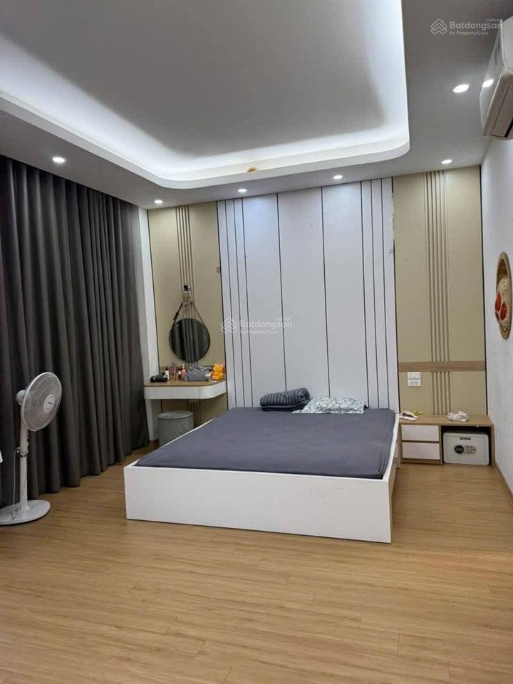 Bán shophouse 120m2 trong khu đô thị singgapor, hoàn thiện đẹp, ở hay cho chuyên gia thuê ngay.