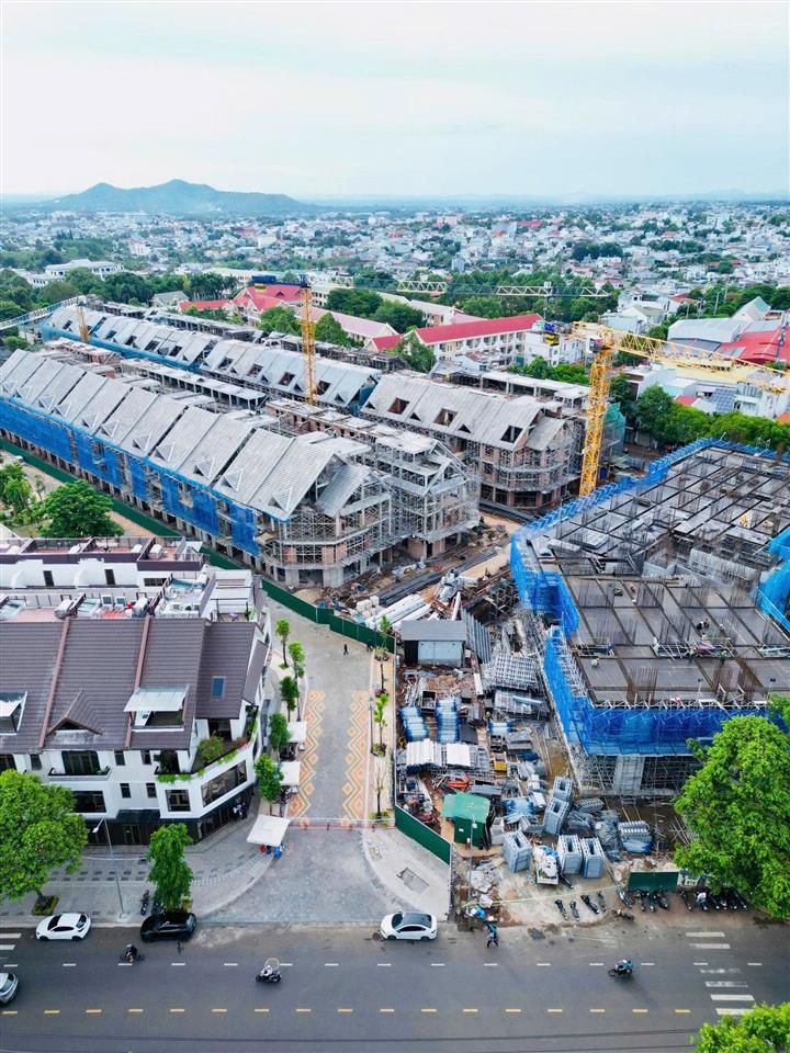 Shophouse ecopalace bmt 5 tầng 23 mt, khai thác kd, dòng tiền 6080tr/th, miễn lãi 24th, sổ riêng