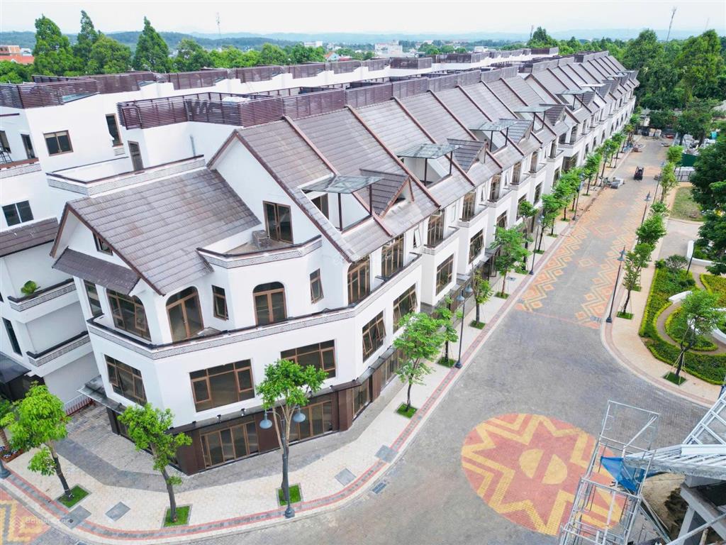 Shophouse ecopalace bmt 5 tầng 23 mt, khai thác kd, dòng tiền 6080tr/th, miễn lãi 24th, sổ riêng