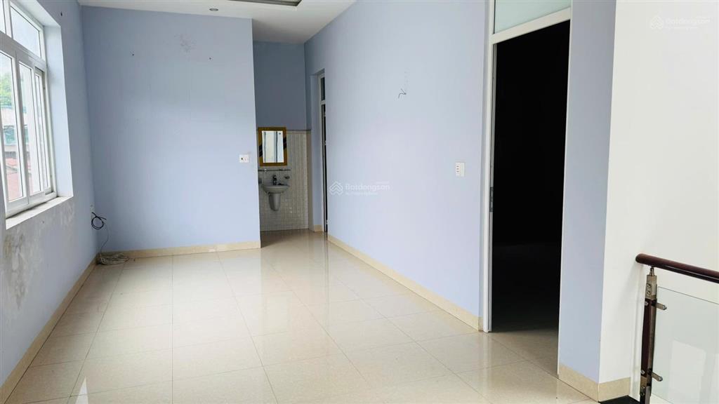 Cho thuê nhà mặt tiền quang trung bmt, diện tích lớn, phù hợp gara showroom kho hàng văn phòng