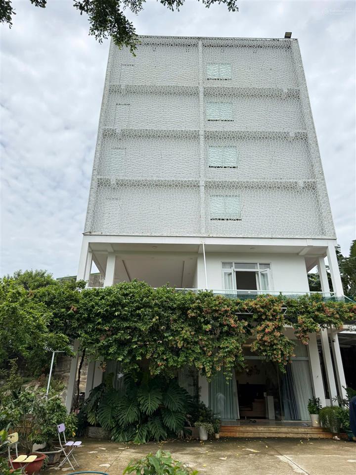 Giảm ngay 10 tỷ! bán nhà yến 6 tầng 1.753,5m², 2 mặt tiền, gần trung tâm buôn ma thuột, giá tốt