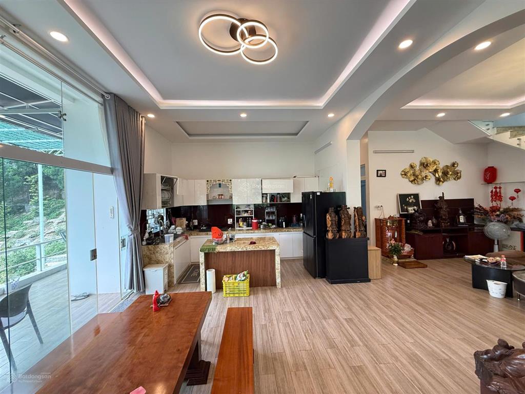 Giảm ngay 10 tỷ! bán nhà yến 6 tầng 1.753,5m², 2 mặt tiền, gần trung tâm buôn ma thuột, giá tốt