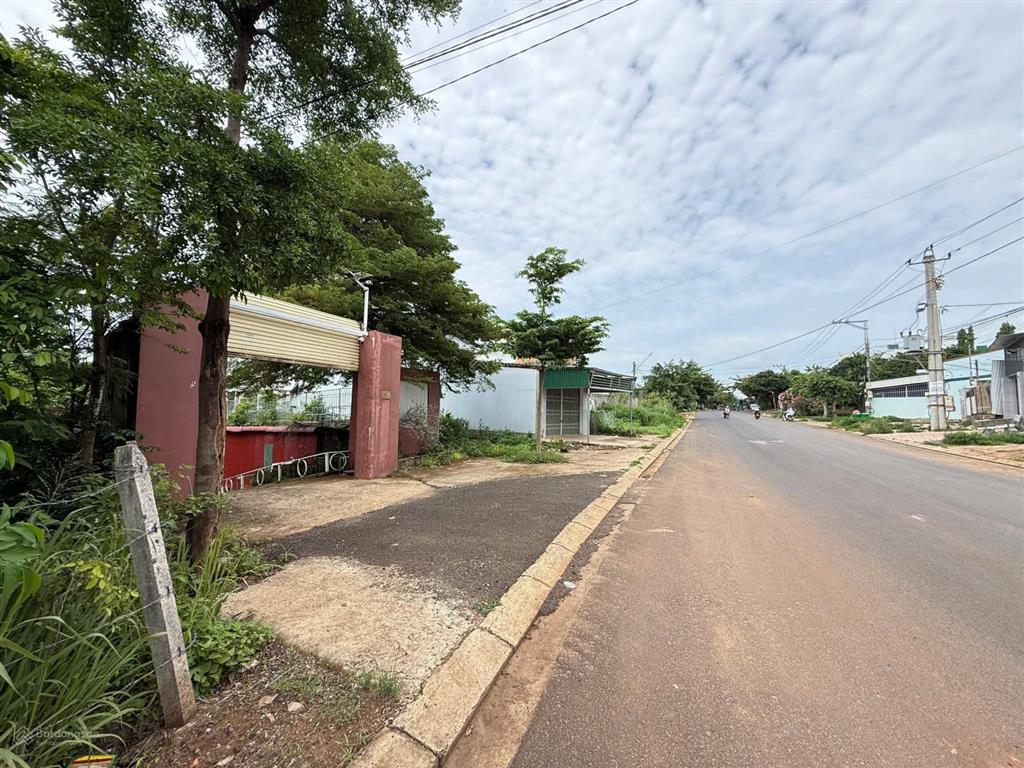 Giảm ngay 10 tỷ! bán nhà yến 6 tầng 1.753,5m², 2 mặt tiền, gần trung tâm buôn ma thuột, giá tốt