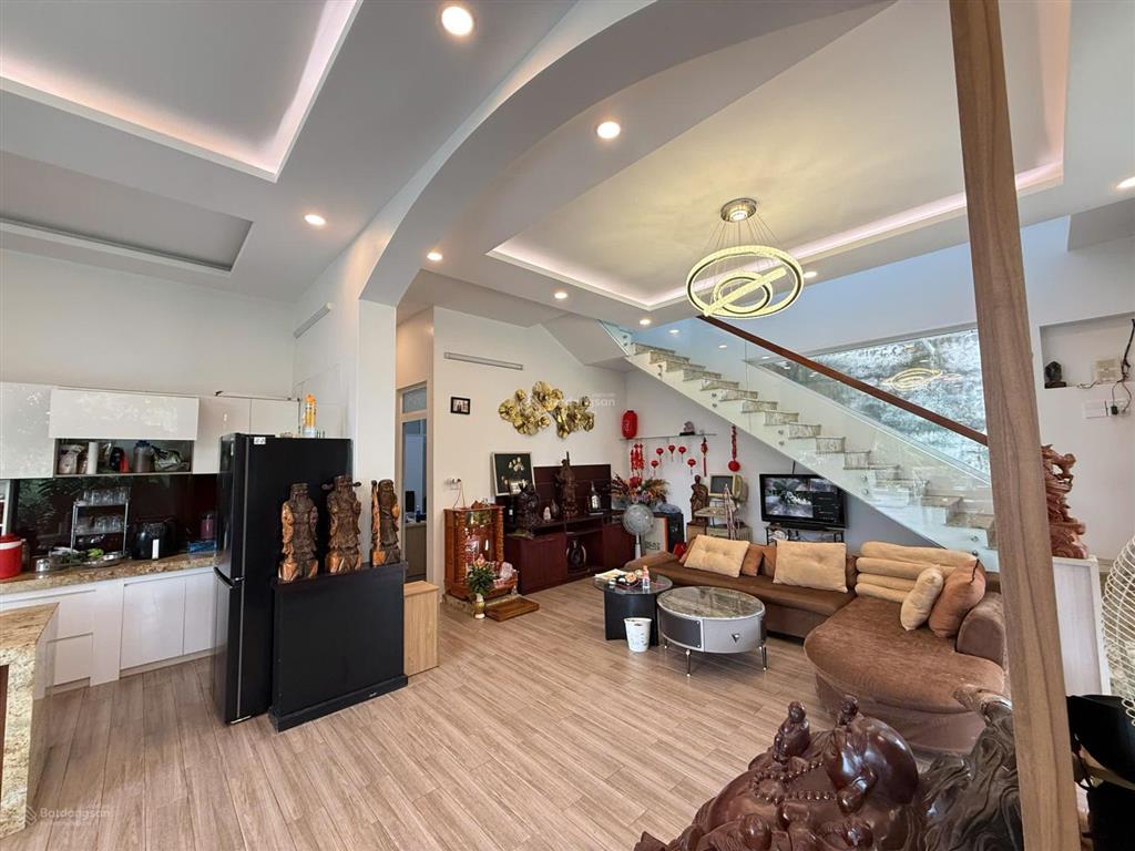 Giảm ngay 10 tỷ! bán nhà yến 6 tầng 1.753,5m², 2 mặt tiền, gần trung tâm buôn ma thuột, giá tốt