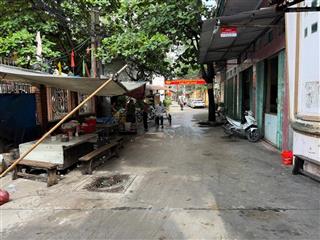 Em vừa có căn nhà 2 tầng cũ ở trục chính làng đồng kỵ, đường thông, cách chợ 50m, siêu đẹp