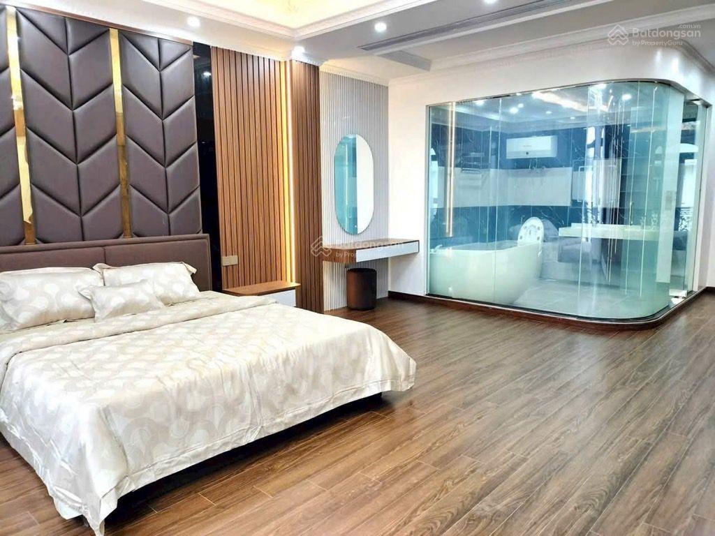 Nhà đẹp 5 tầng bồ đề  ga ra ô tô  vừa ở vừa kinh doanh  mặt tiền bề thế  ba bước ra phố.