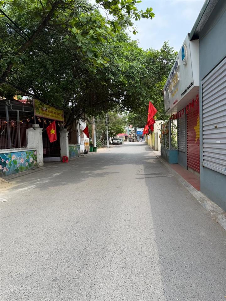 Đất thổ cư ngọc thụy bồ để  kinh doanh ô tô thông khai sơn  mt rộng .