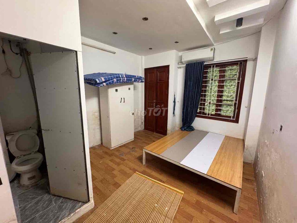 Phòng trọ đường Láng giá 3tr. Không chung chủ. Full đồ cơ bản.