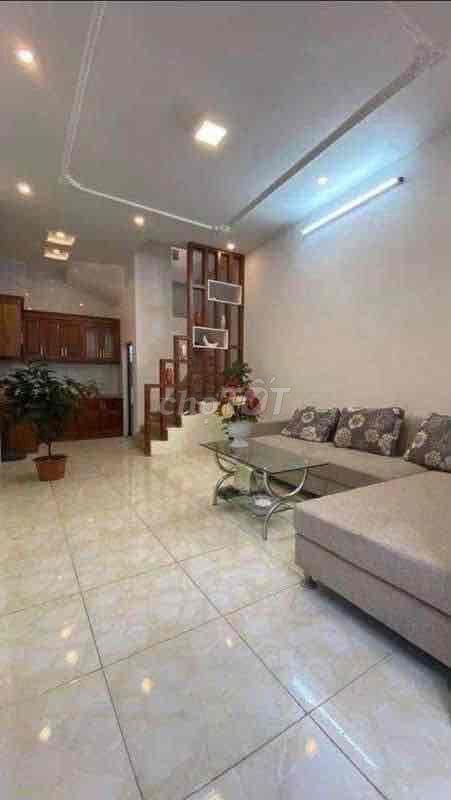 Nhà nguyên căn phố Trương Định. 33m2 x 4 tầng. Đầy đủ nội thất đẹp .