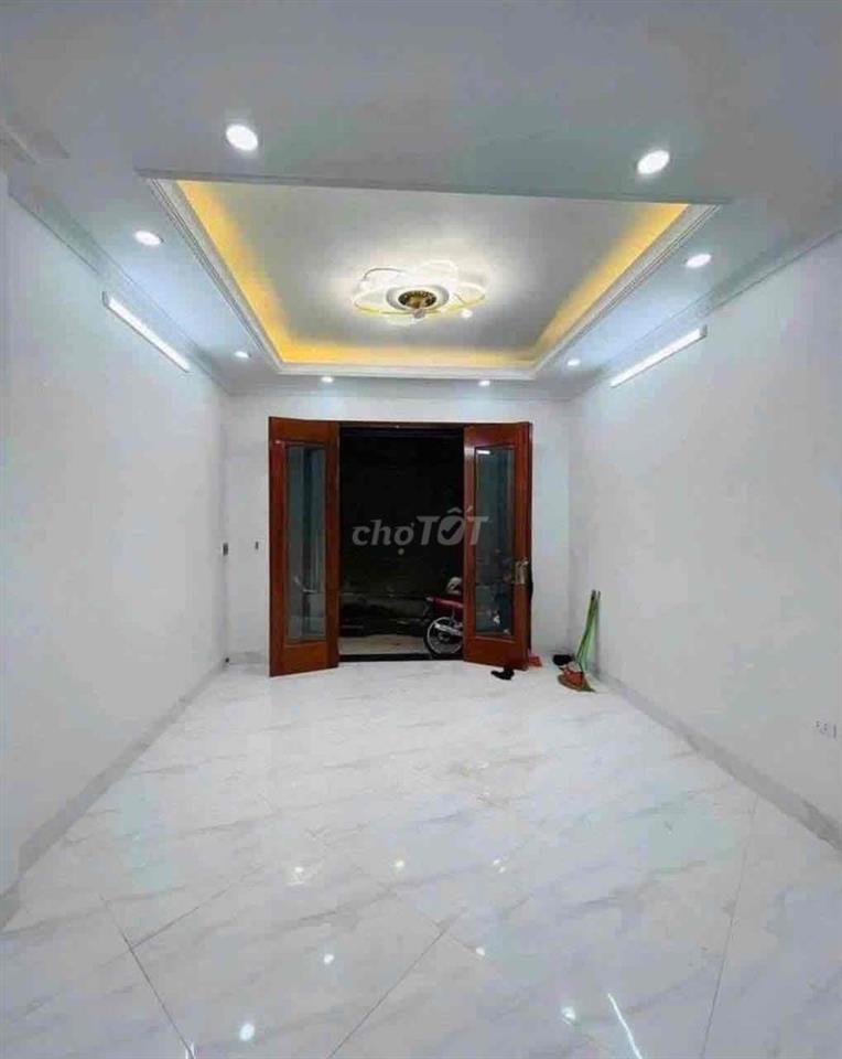 Nhà nguyên căn phố Trương Định . 43m2 x4T. Ngõ rộng thoáng .