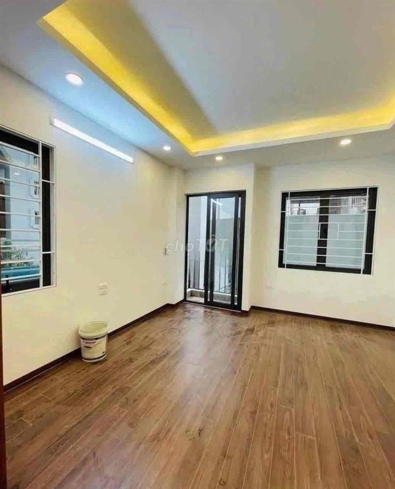 Nhà nguyên căn phố Trương Định . 43m2 x4T. Ngõ rộng thoáng .