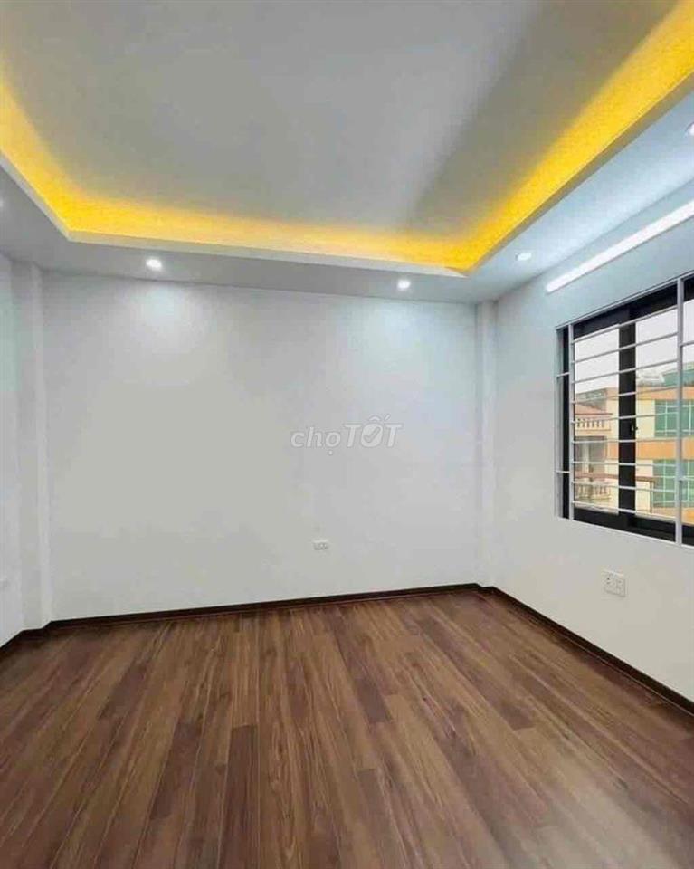 Nhà nguyên căn phố Trương Định . 43m2 x4T. Ngõ rộng thoáng .