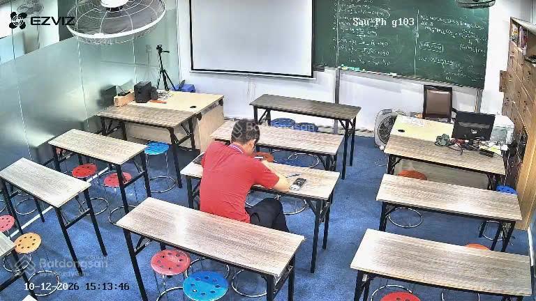 Cho thuê 2 phòng học tầng 2, 152 phố phó đức chính, ba đình sức chứa 40 học sinh, giá 13 triệu/th