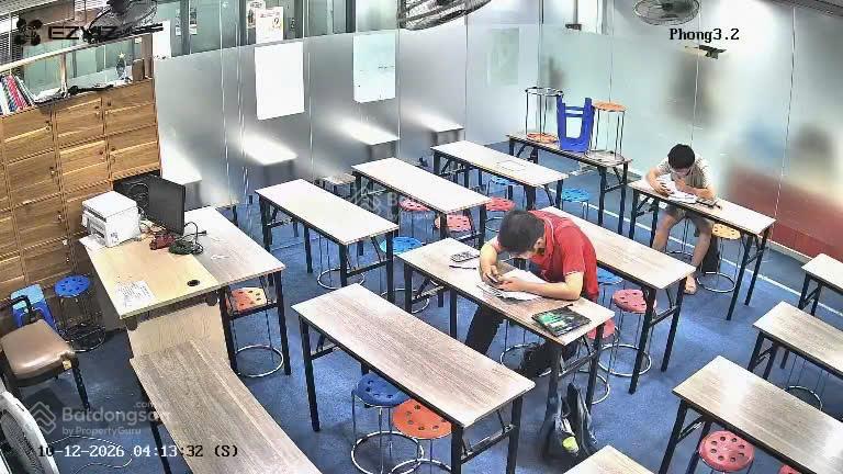 Cho thuê 2 phòng học tầng 2, 152 phố phó đức chính, ba đình sức chứa 40 học sinh, giá 13 triệu/th
