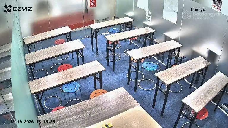 Cho thuê 2 phòng học tầng 2, 152 phố phó đức chính, ba đình sức chứa 40 học sinh, giá 13 triệu/th