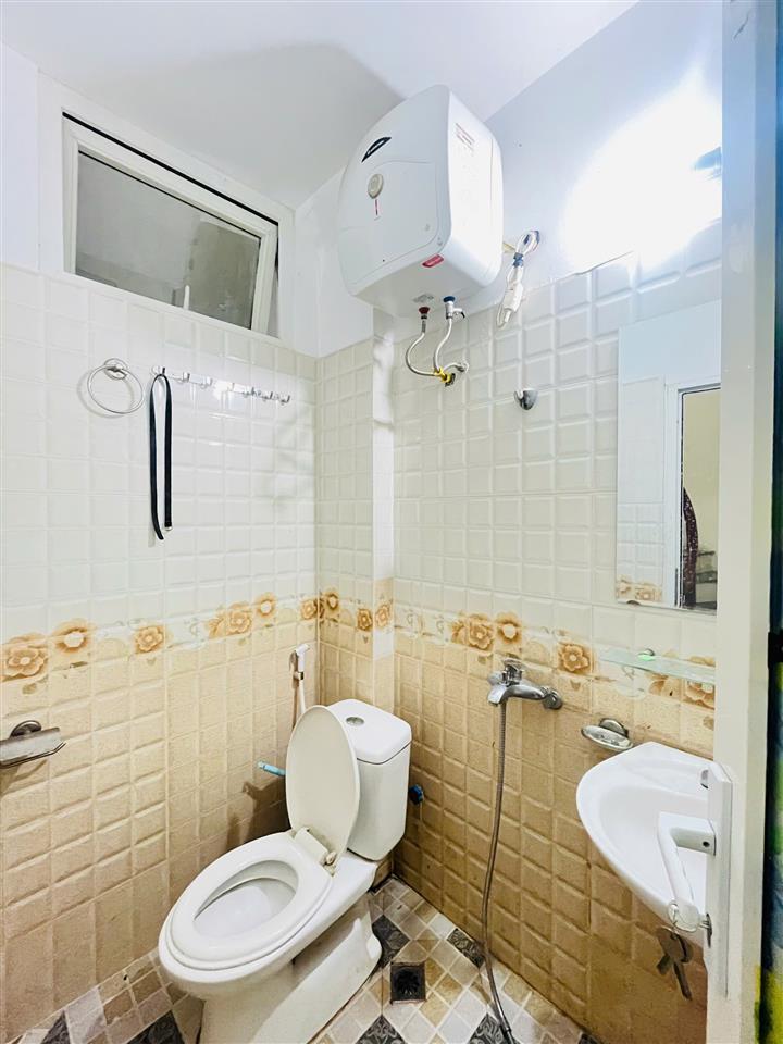 Cho thuê nhà ngõ 96 Đại Từ, 30m2 x 5 tầng, 3 ngủ, 10 triệu