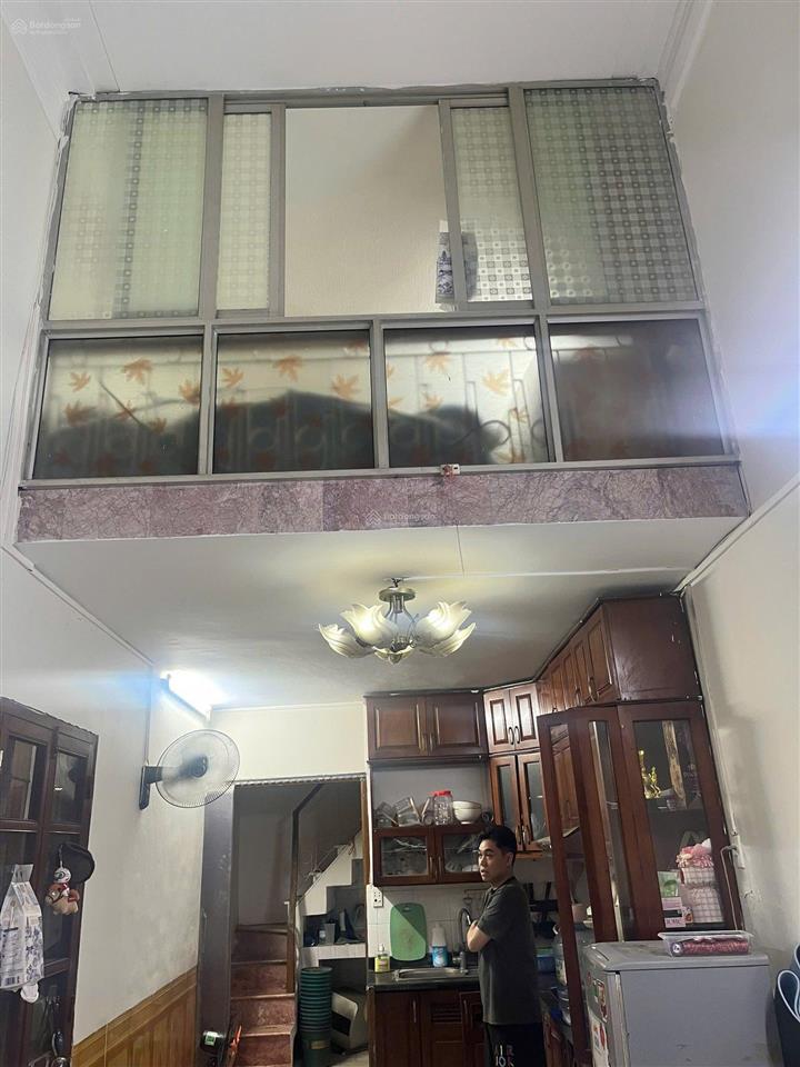 Cho thuê nhà ngõ khâm thiên 30m2 x 3 tầng, vào ngay