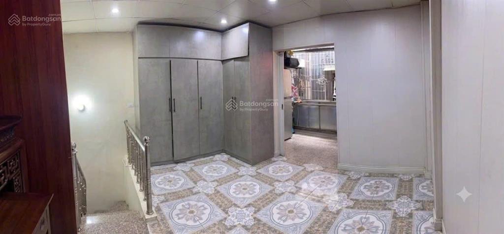 Ngõ hồng hà ở gia đình kết hợp kd on 30m x 3 tầng, 2 pn, 2 wc, giá 7 triệu/tháng
