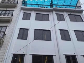 Cho thuê nhà kd tốt  ô tô đỗ cửa 3 tầng x 35m2 giáp bát 10 triệu