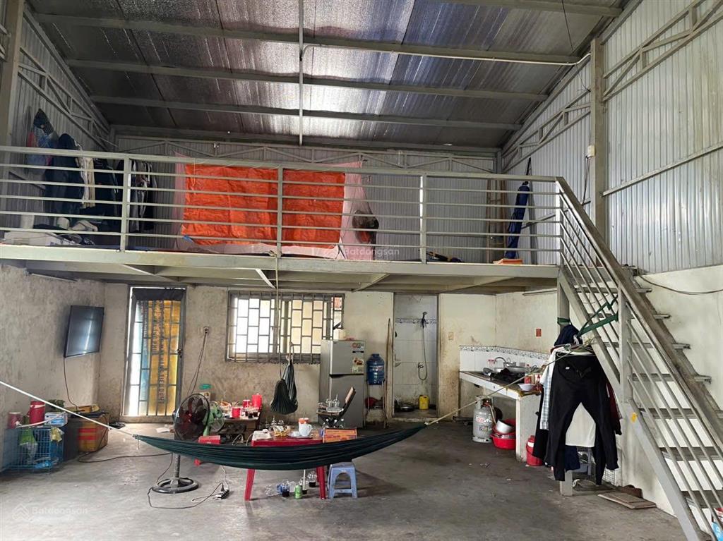 Cho thuê nhà cấp 4 mở kho hoặc cty tại quận 9