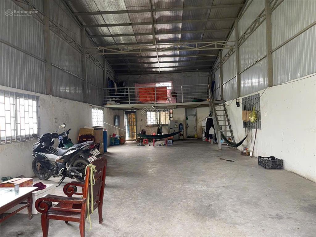 Cho thuê nhà cấp 4 mở kho hoặc cty tại quận 9