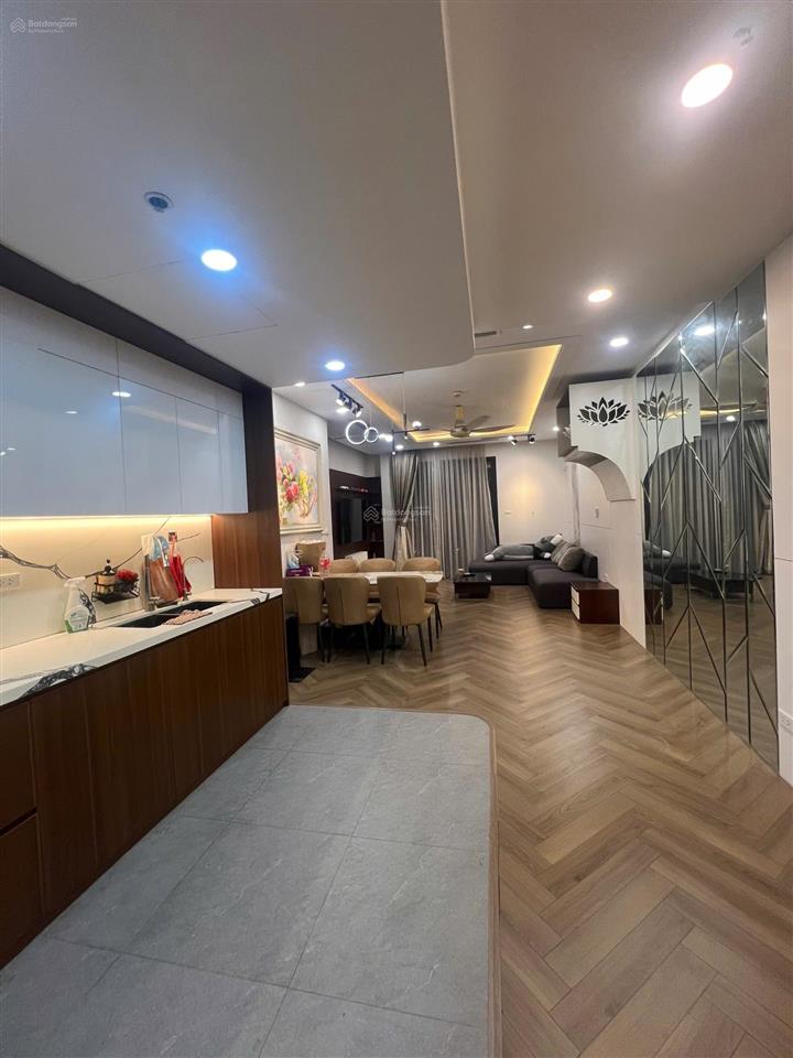 Chính chủ không qua môi giới cần bán căn hộ 110m2 t1 times city