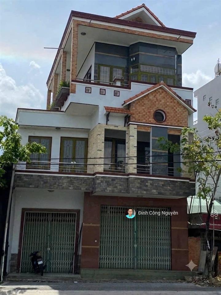 Cho thuê nhà mặt tiền đẹp tại cách mạng tháng tám  ngang 9m, trệt 2 lầu  vị trí đẹp