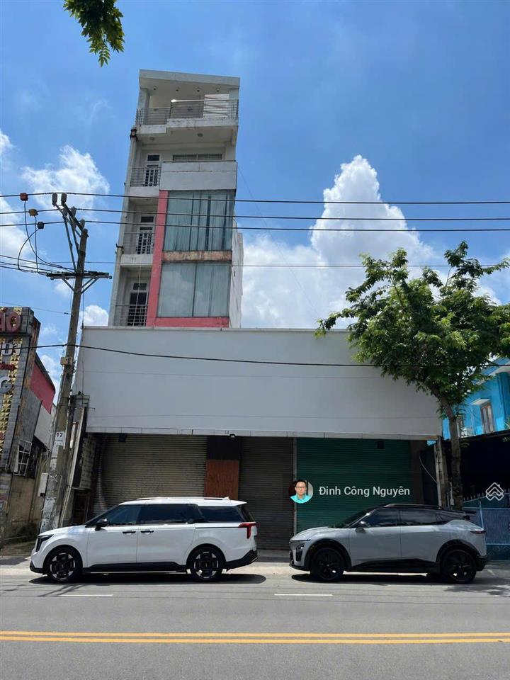 Cho thuê nhà mặt tiền cách mạng tháng tám  vị trí đẹp  dtsd 2000m2, thang máy, thông suốt