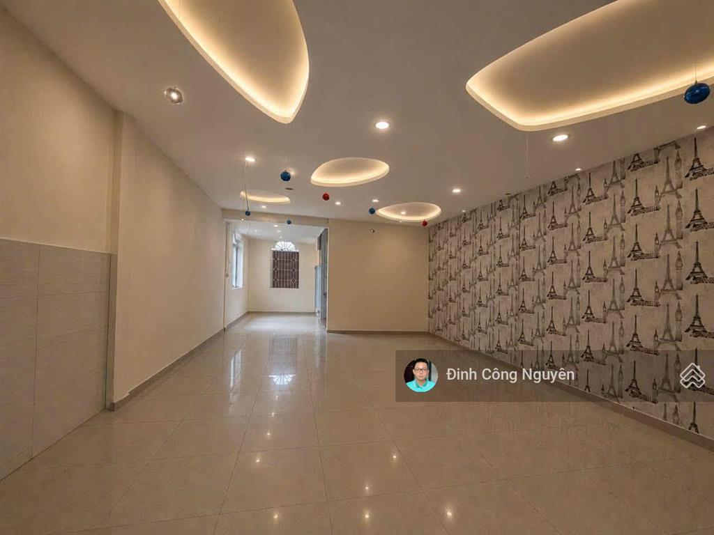 Cho thuê nhà mặt tiền yersin  vị trí nhận diện rất tốt  160m2, mặt tiền 7m, trệt 2 lầu, thông sàn