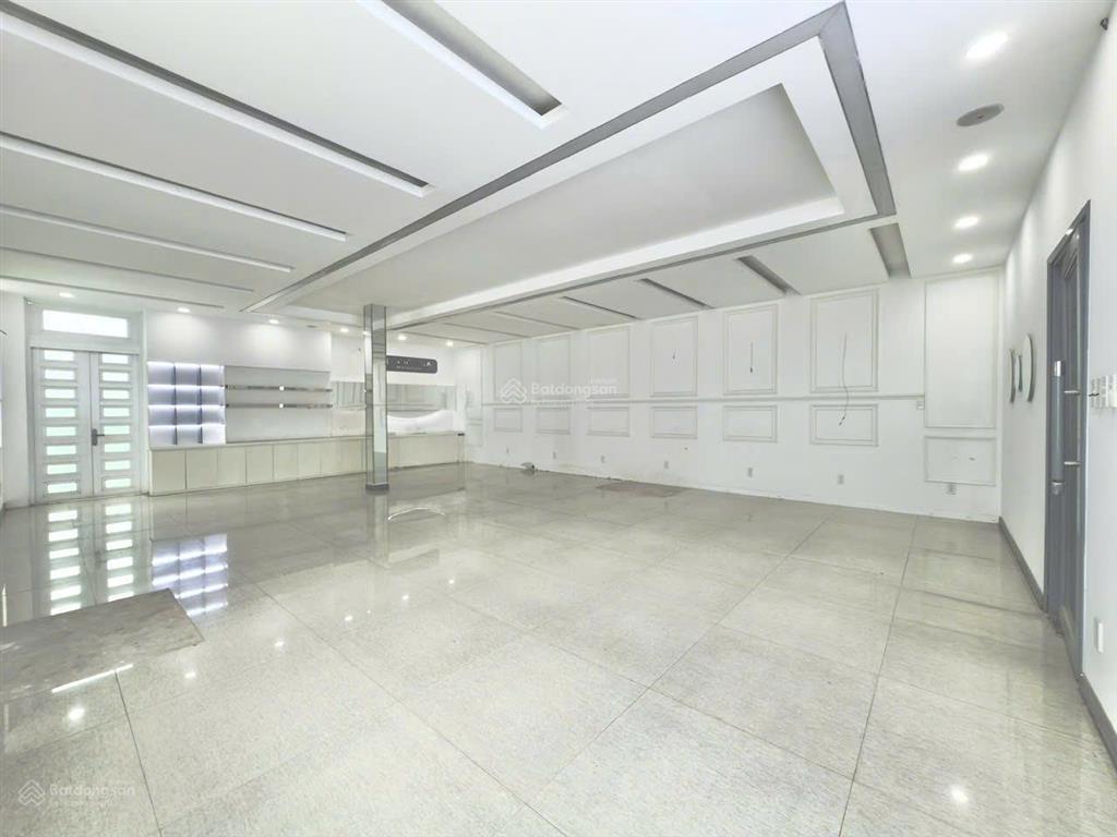 Cho thuê nhà mặt tiền 30/4, p.chánh nghĩa sát vòng xoay  9*17m, hầmtrệt2 lầu, nhận diện cực tốt